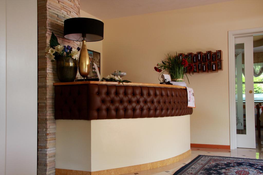 Hotel Monica Червия Экстерьер фото